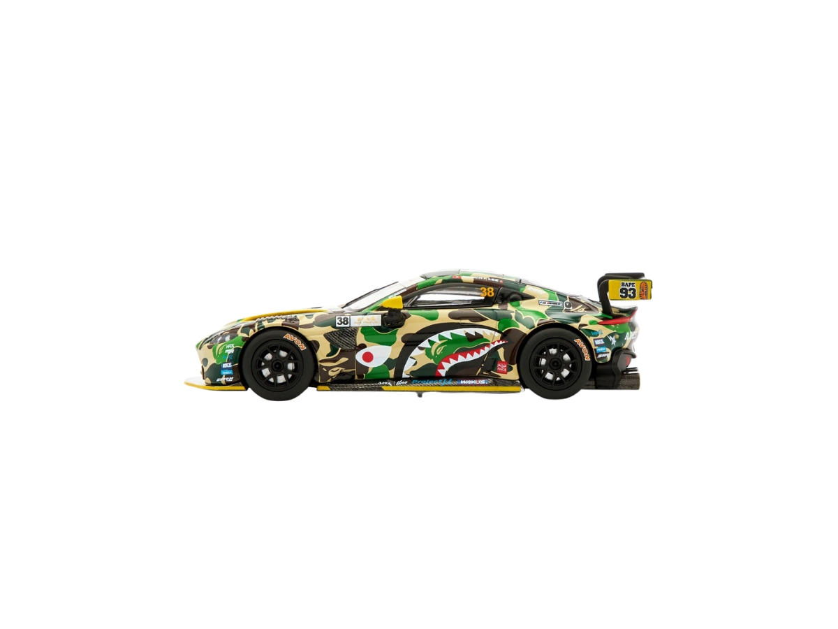 https://d2cva83hdk3bwc.cloudfront.net/bape-x-aston-martin-gt3-model-car-1-64-green-3.jpg