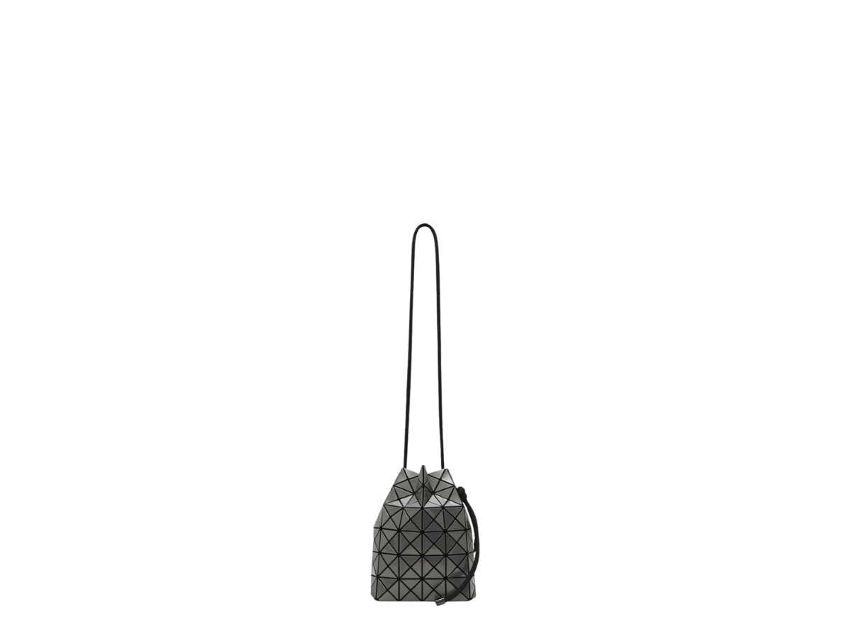 https://d2cva83hdk3bwc.cloudfront.net/bb48ag591-bao-bao-issey-miyake-wring-gloss-shoulder-bag-gunmetal-1.jpg