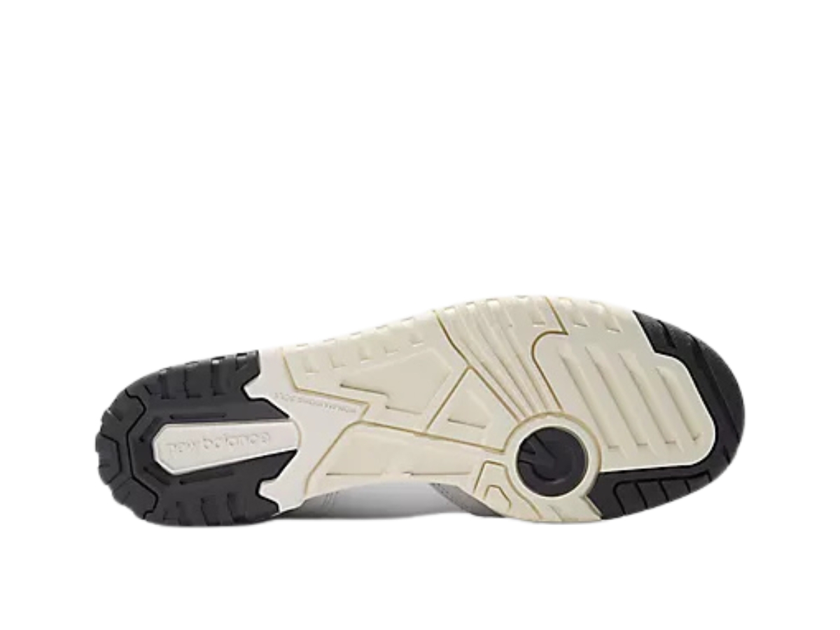 https://d2cva83hdk3bwc.cloudfront.net/bb550gwb-new-balance-550-white-black-4.jpg