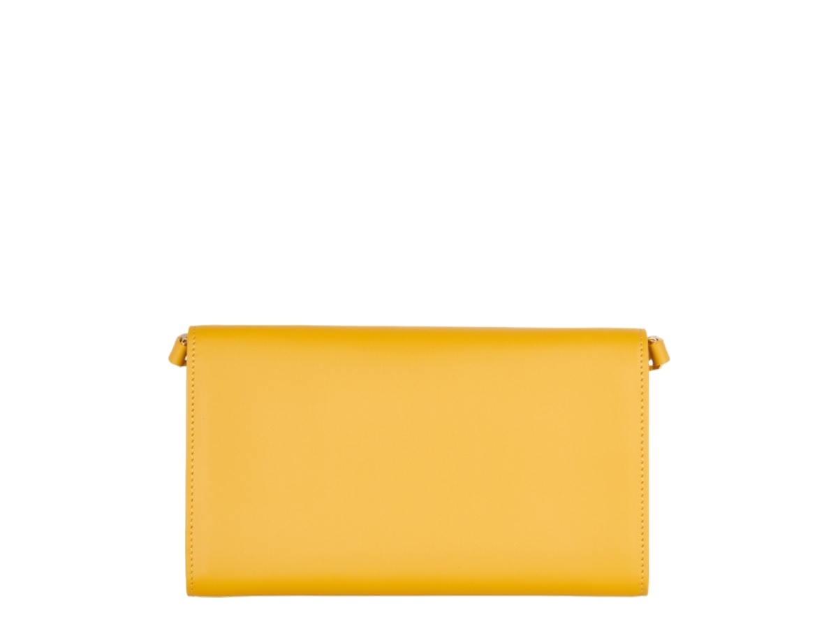 https://d2cva83hdk3bwc.cloudfront.net/bby-sbbblpwocy-burberry-logo-print-wallet-on-chain-yellow-2.jpg