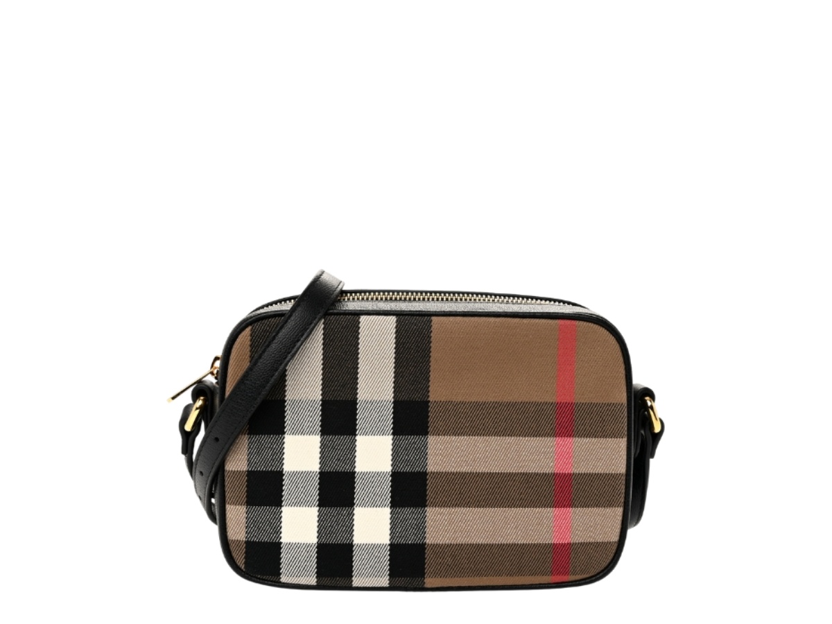 https://d2cva83hdk3bwc.cloudfront.net/bby-sbbbscbb-burberry-small-camera-bag-black-1.jpg