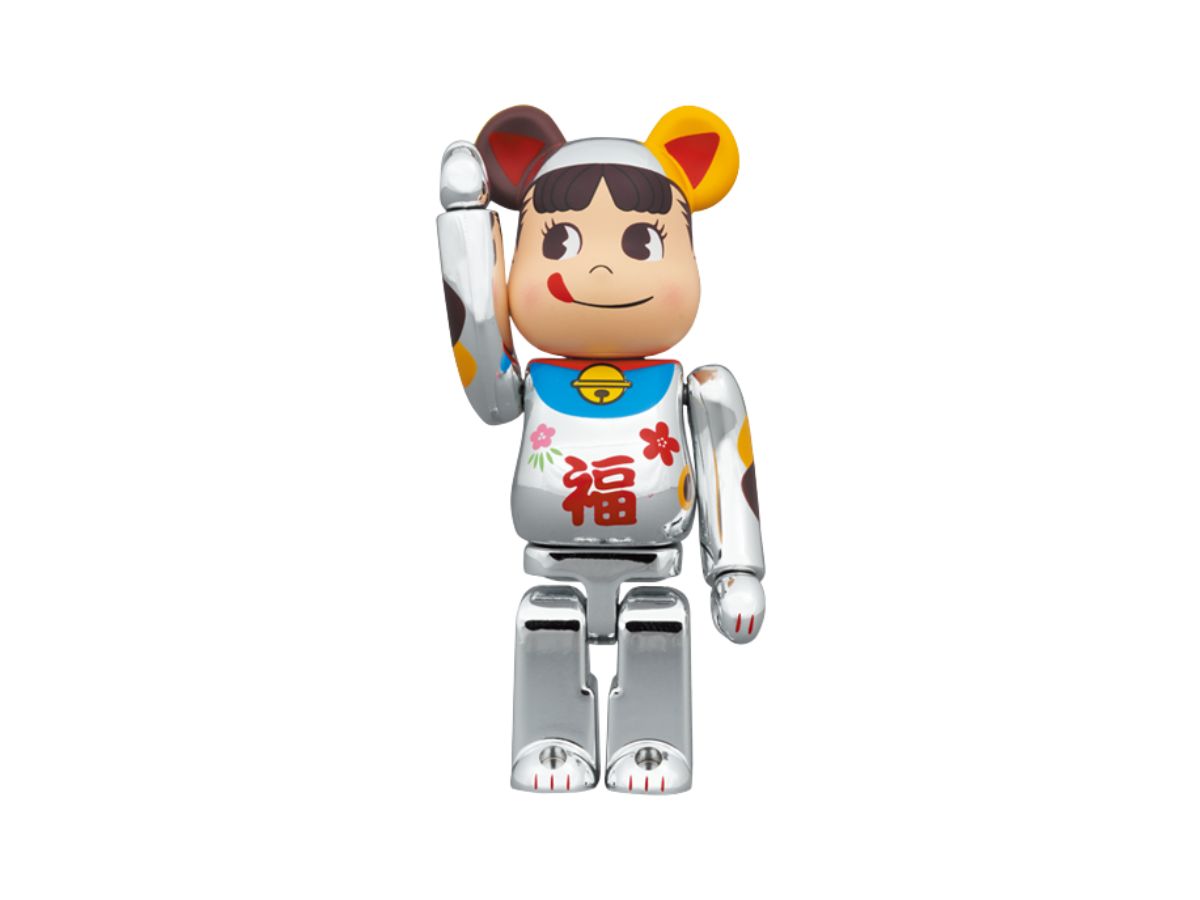 https://d2cva83hdk3bwc.cloudfront.net/be-rbrick-lucky-cat-peko-chan-fuku-silver-plated-100----400--2.jpg