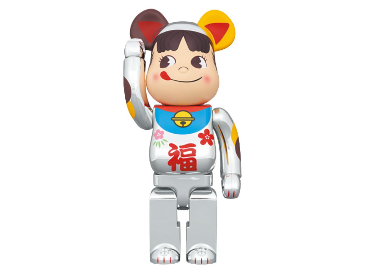 https://d2cva83hdk3bwc.cloudfront.net/be-rbrick-lucky-cat-peko-chan-fuku-silver-plated-100----400--3.jpg