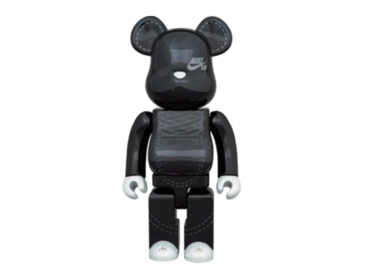 https://d2cva83hdk3bwc.cloudfront.net/bearbrick-nike-sb-2020-100----400--set-black-2.jpg