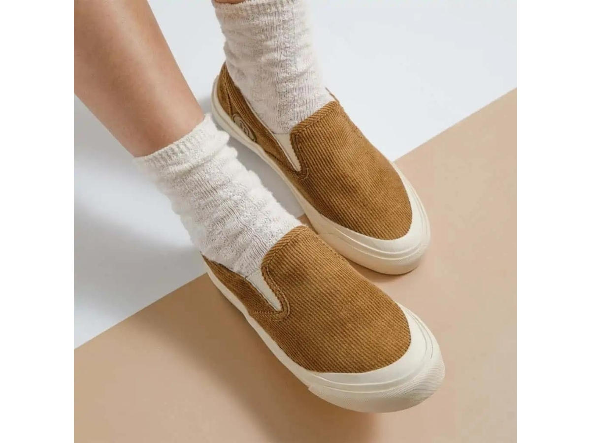 https://d2cva83hdk3bwc.cloudfront.net/bikk--grow--brown-slip-on-sneakers-6.jpg