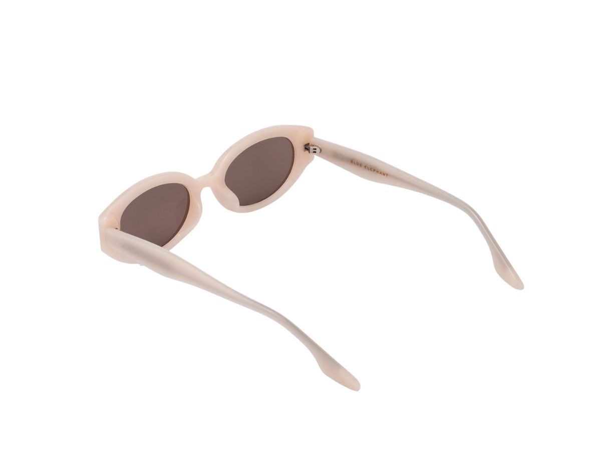 https://d2cva83hdk3bwc.cloudfront.net/blue-elephant-raffia-pink-beige-4.jpg