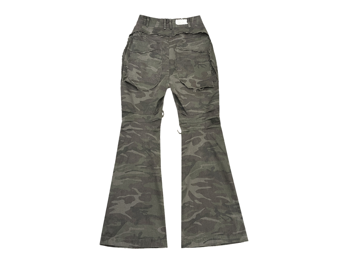 https://d2cva83hdk3bwc.cloudfront.net/blur-camo-denim-pants-khaki-2.jpg
