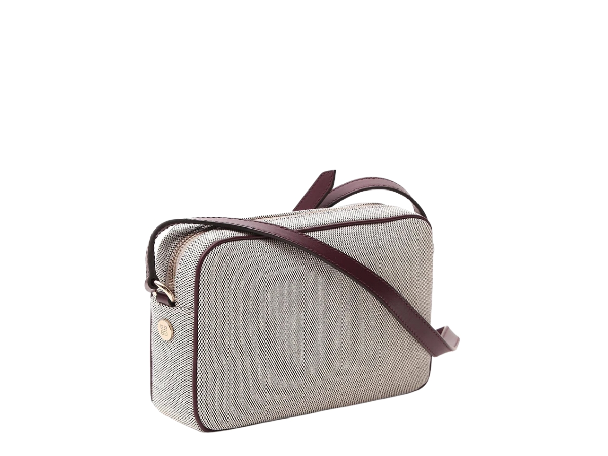 https://d2cva83hdk3bwc.cloudfront.net/bond-camera-bag-in-aubergine-color-2.jpg