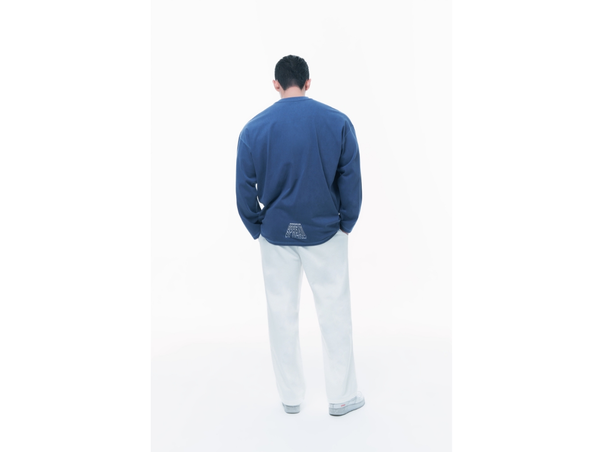 https://d2cva83hdk3bwc.cloudfront.net/borntowin-crack-b-pigment-longsleeve-blue-4.jpg
