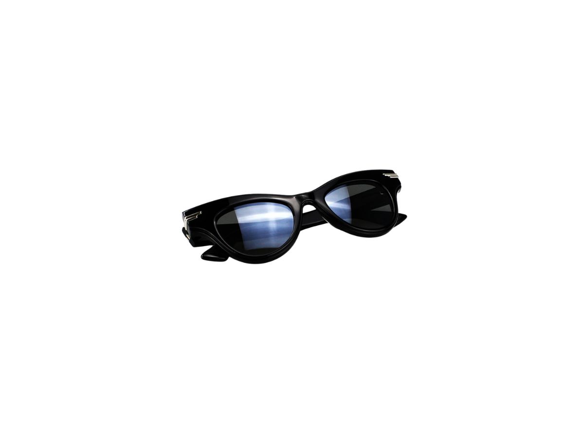 https://d2cva83hdk3bwc.cloudfront.net/bottega-veneta-bv1004s-sunglasses-in-black-plastic-frame-with-grey-lens-6.jpg