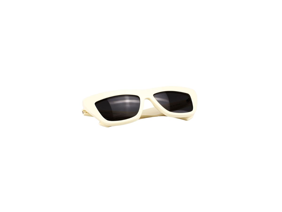 https://d2cva83hdk3bwc.cloudfront.net/bottega-veneta-bv1121s-sunglasses-in-ivory-plastic-frame-with-grey-lens-6.jpg