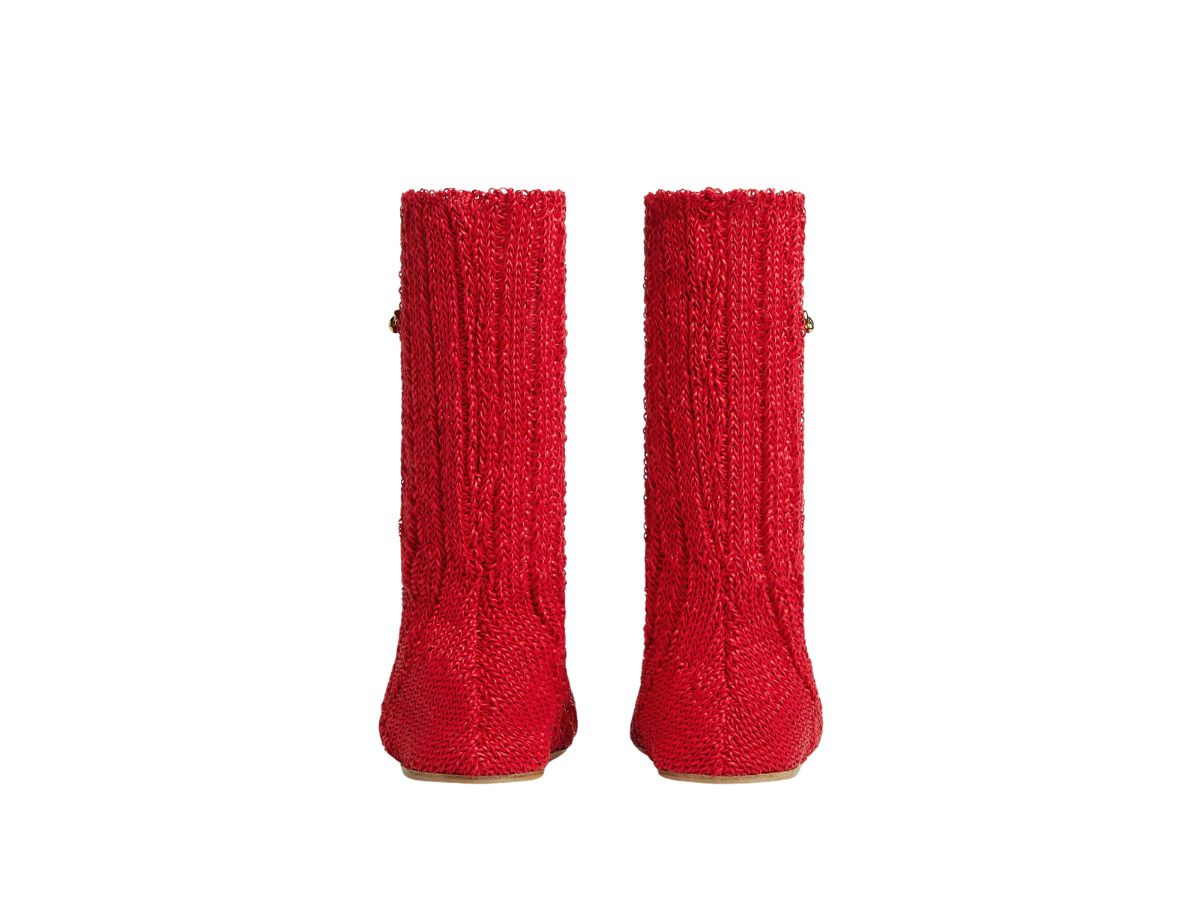 https://d2cva83hdk3bwc.cloudfront.net/bottega-veneta-domenica-boot-in-knitted-leather-with-sock-effect-vernis--w--3.jpg