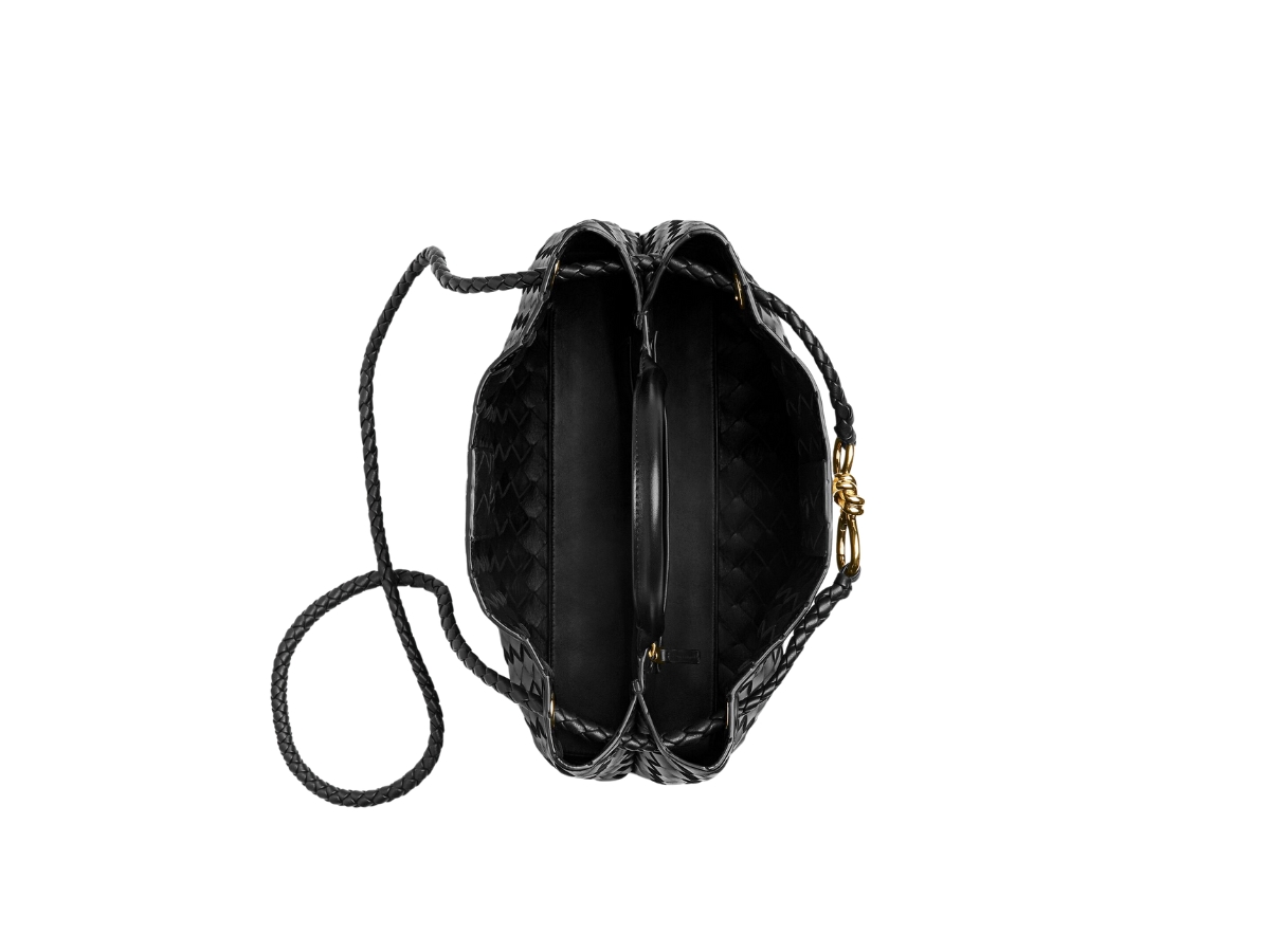 bv medium andiamo 32 black lambskin main image 0