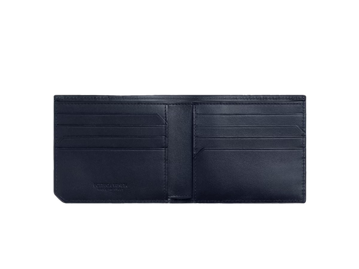 https://d2cva83hdk3bwc.cloudfront.net/bottega-veneta-intrecciato-piccolo-wallet-in-calfskin-leather-space-2024-2.jpg