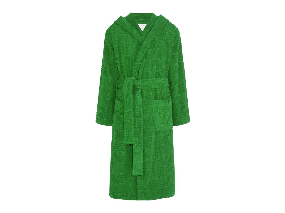 https://d2cva83hdk3bwc.cloudfront.net/bottega-veneta-intreccio-pattern-cotton-bathrobe-grass-1.jpg