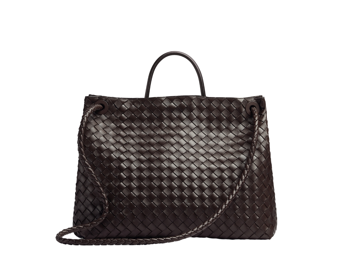 https://d2cva83hdk3bwc.cloudfront.net/bottega-veneta-large-andiamo-in-lambskin-with-brass-finish-hardware-fondant-3.jpg