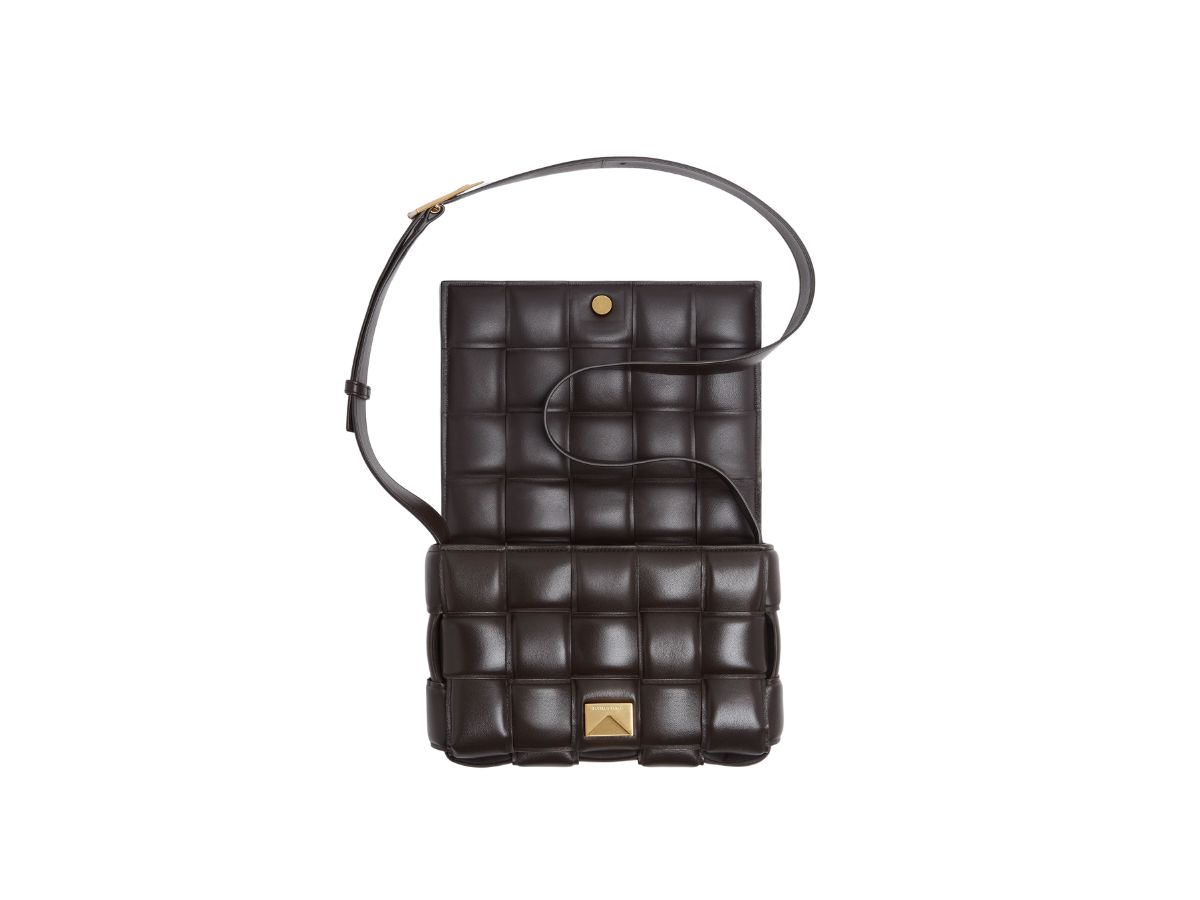 https://d2cva83hdk3bwc.cloudfront.net/bottega-veneta-padded-cassette-in-intreccio-lambskin-leather-with-gold-finish-hardware-fondant-2.jpg