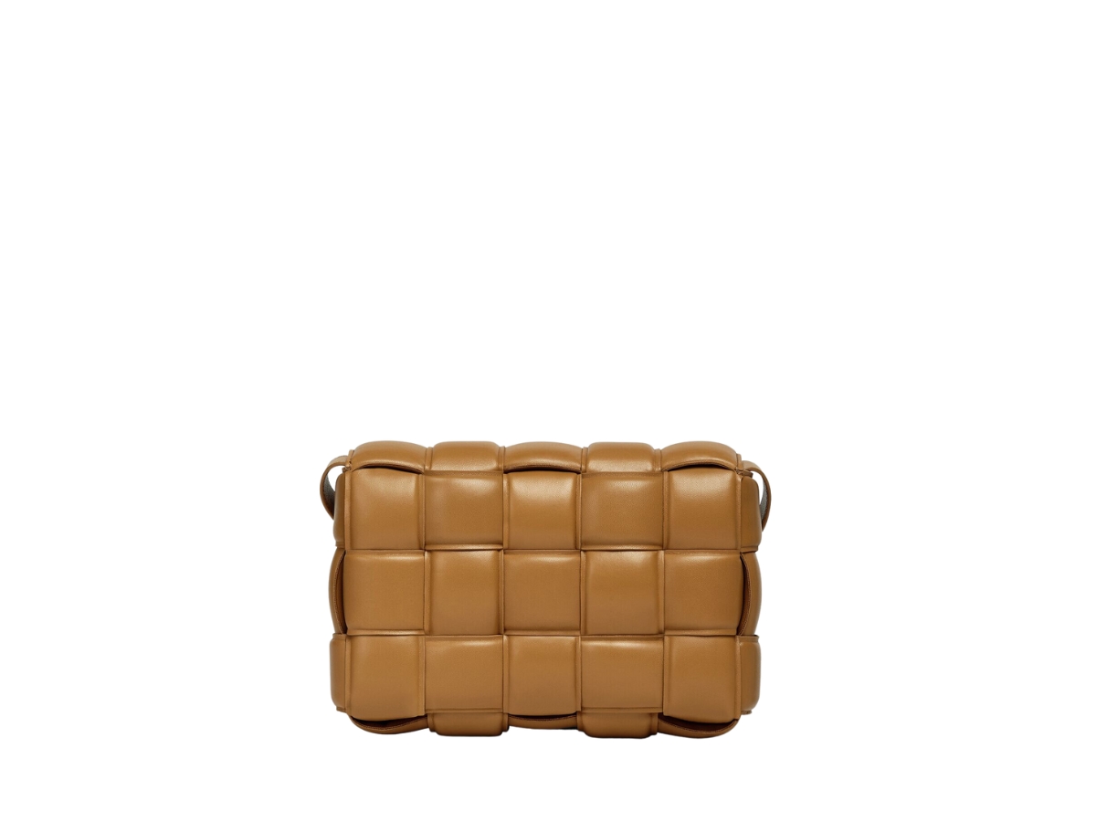 https://d2cva83hdk3bwc.cloudfront.net/bottega-veneta-padded-cassette-in-lambskin-leather-with-gold-finish-hardware-caramel-2.jpg
