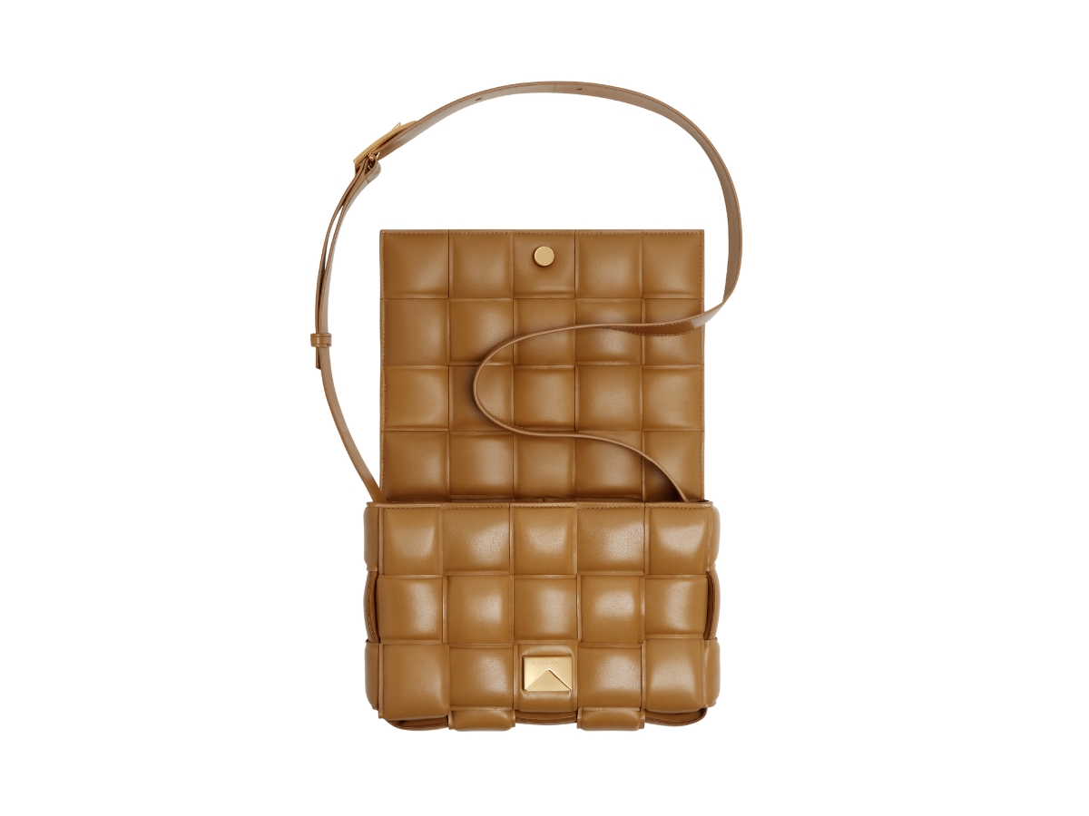 https://d2cva83hdk3bwc.cloudfront.net/bottega-veneta-padded-cassette-in-lambskin-leather-with-gold-finish-hardware-caramel-3.jpg