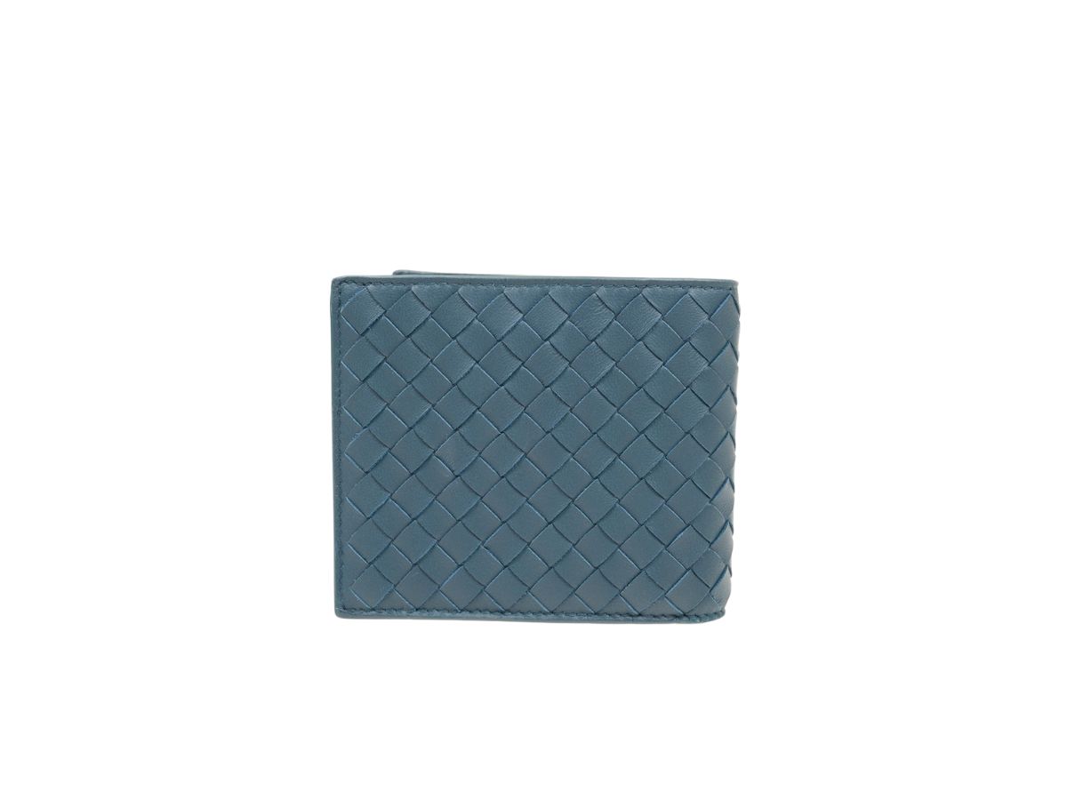 https://d2cva83hdk3bwc.cloudfront.net/bottega-veneta-short-8-cards-wallet-blue-3.jpg