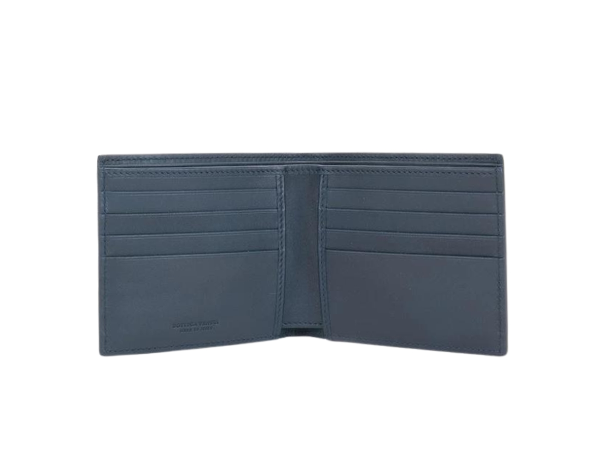 https://d2cva83hdk3bwc.cloudfront.net/bottega-veneta-short-8-cards-wallet-light-tourmarine-3.jpg