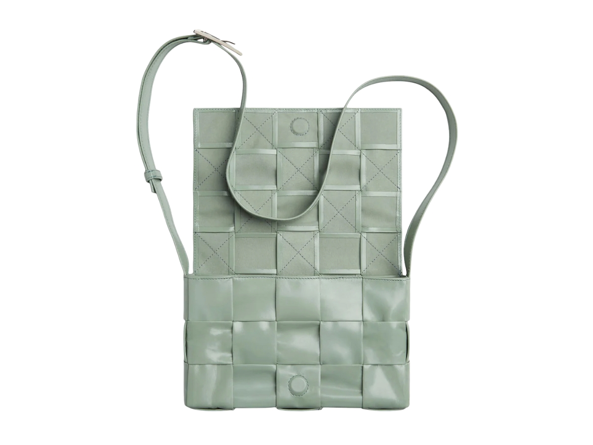 SASOM กระเป๋า Bottega Small Cassette In Lambskin Leather With