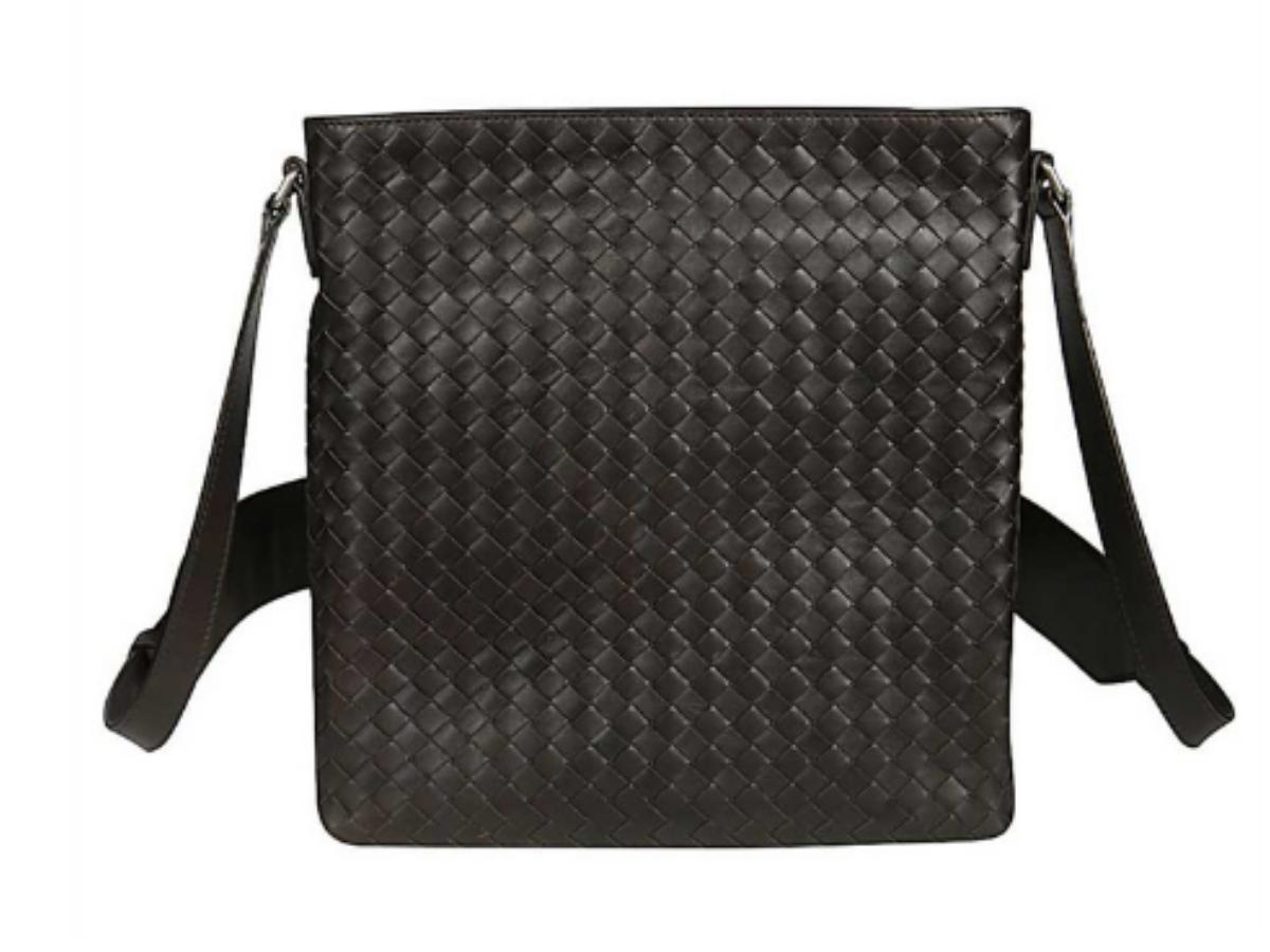 https://d2cva83hdk3bwc.cloudfront.net/bottega-veneta-small-messenger-bag-espresso-2.jpg