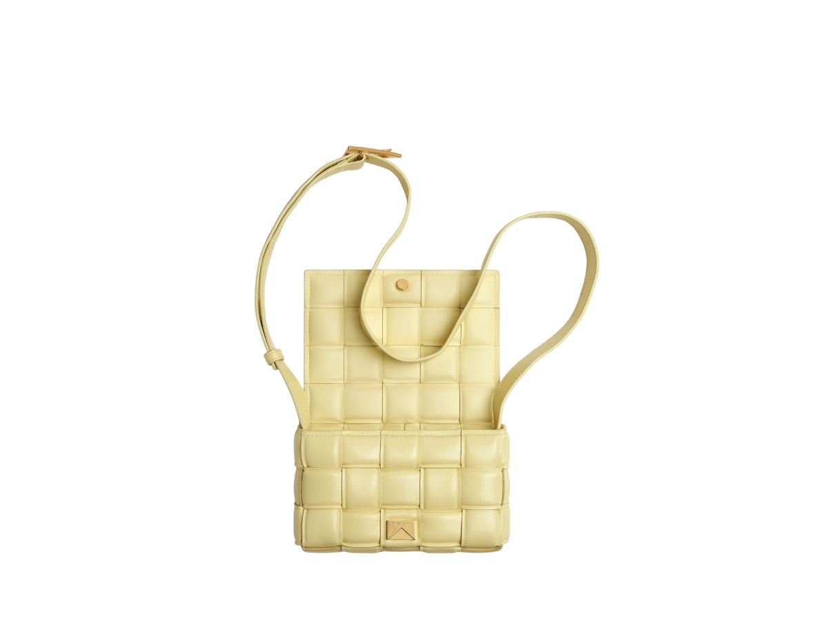 https://d2cva83hdk3bwc.cloudfront.net/bottega-veneta-small-padded-cassette-in-lambskin-with-gold-finish-hardware-ice-cream-2.jpg