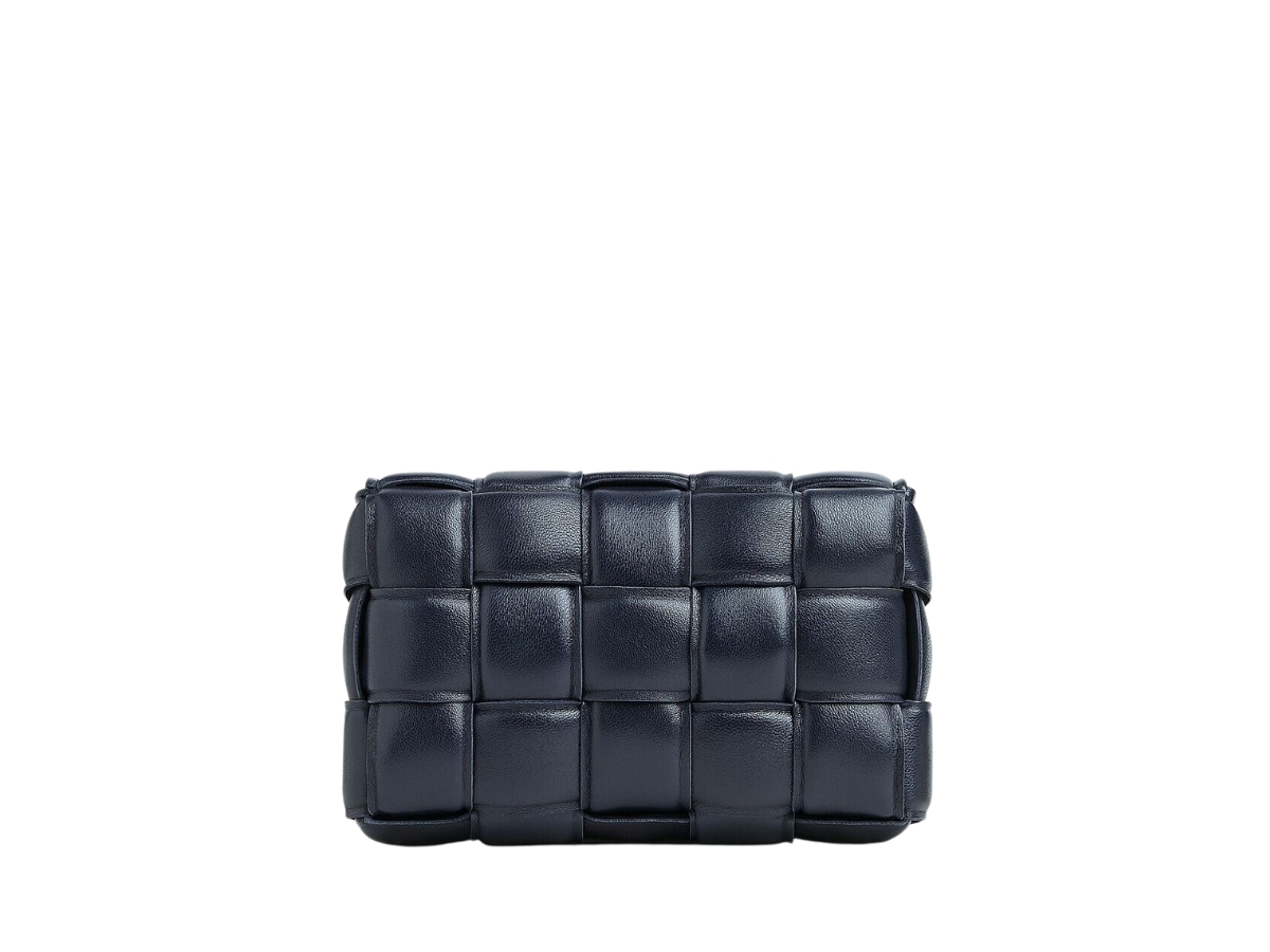 https://d2cva83hdk3bwc.cloudfront.net/bottega-veneta-small-padded-cassette-in-lambskin-with-gold-finish-hardware-space-3.jpg