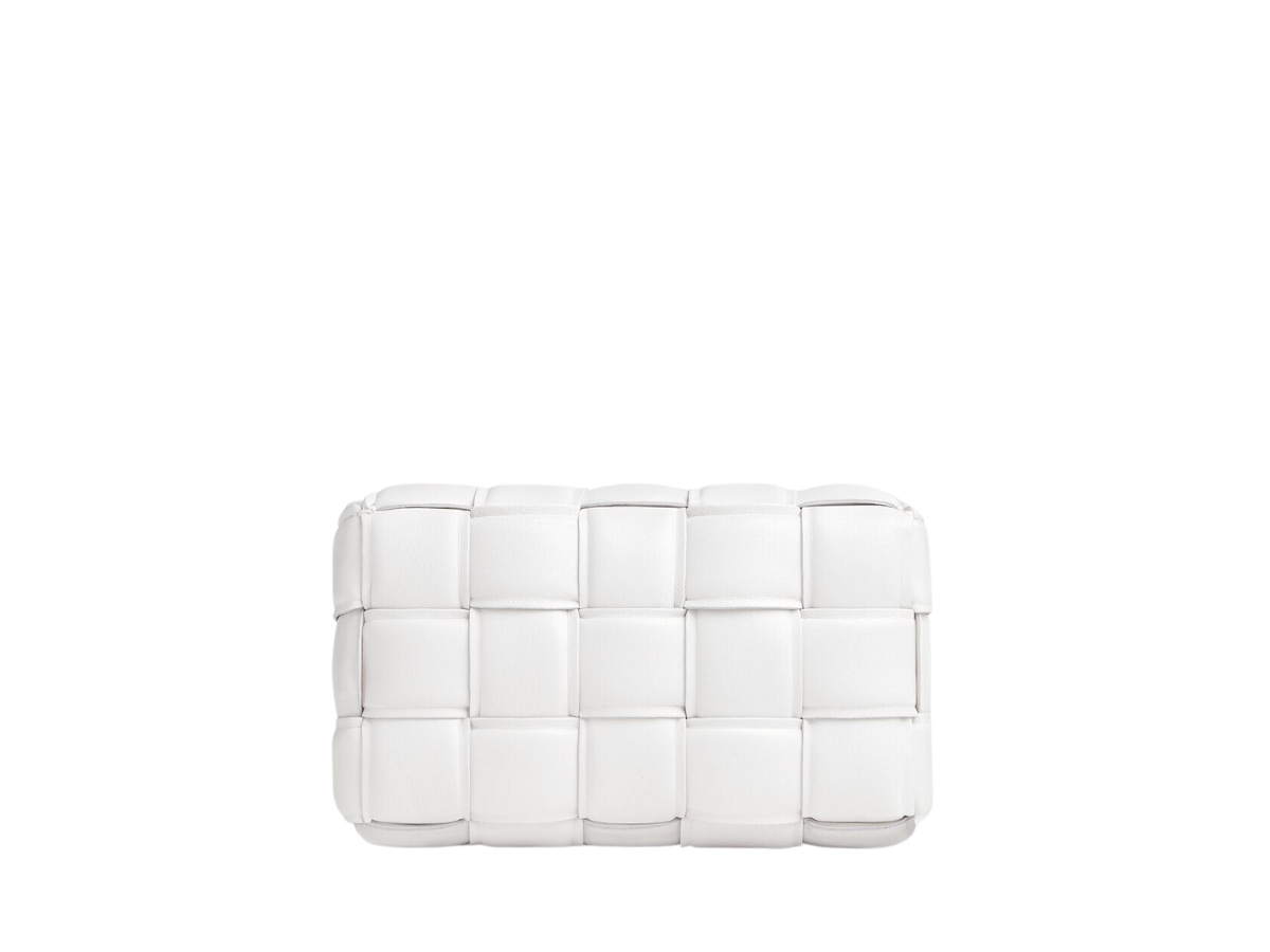 https://d2cva83hdk3bwc.cloudfront.net/bottega-veneta-small-padded-cassette-in-lambskin-with-gold-finish-hardware-white-3.jpg