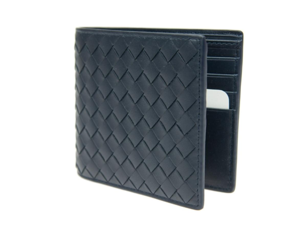 https://d2cva83hdk3bwc.cloudfront.net/bottega-veneta-wallet-8-card-2.jpg