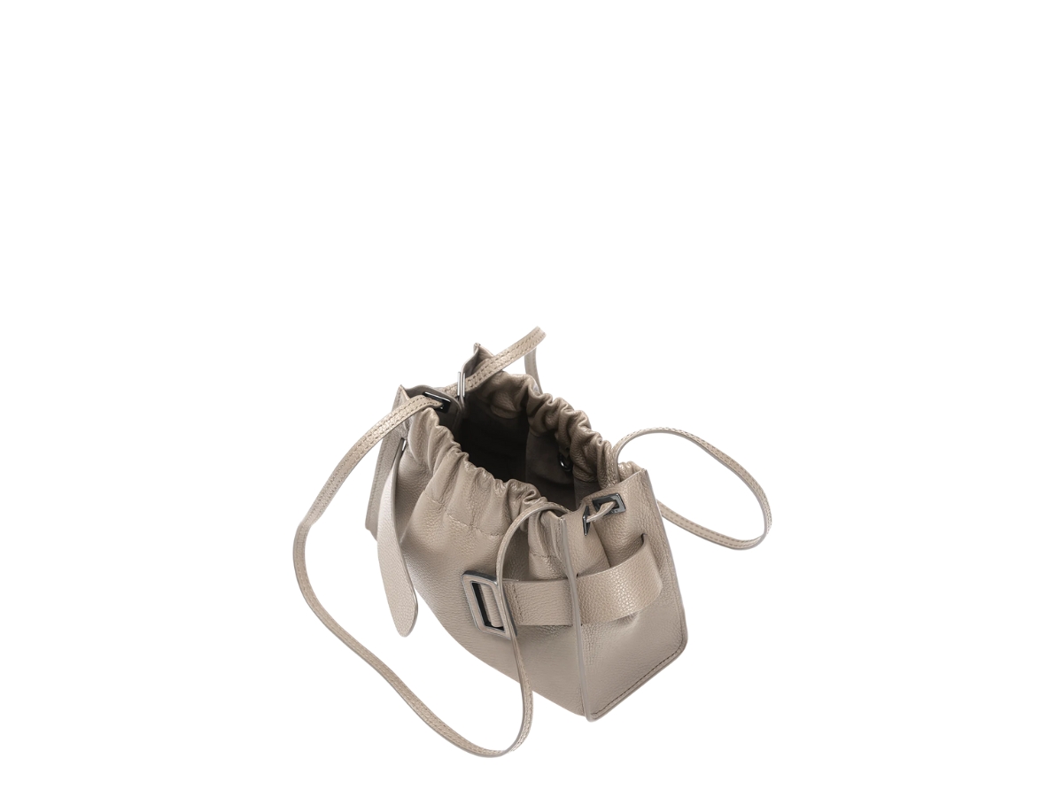 https://d2cva83hdk3bwc.cloudfront.net/boyy-square-scrunchy-soft-in-calfskin-with-metal-and-leather-buckle-gres-3.jpg