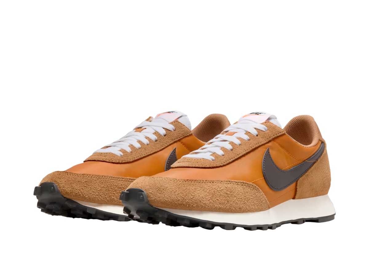 https://d2cva83hdk3bwc.cloudfront.net/bv7725-200-nike-daybreak-flax-monarch-3.jpg