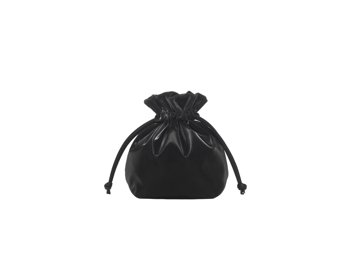 https://d2cva83hdk3bwc.cloudfront.net/carlyn-babe-pouch-glossy-black-3.jpg