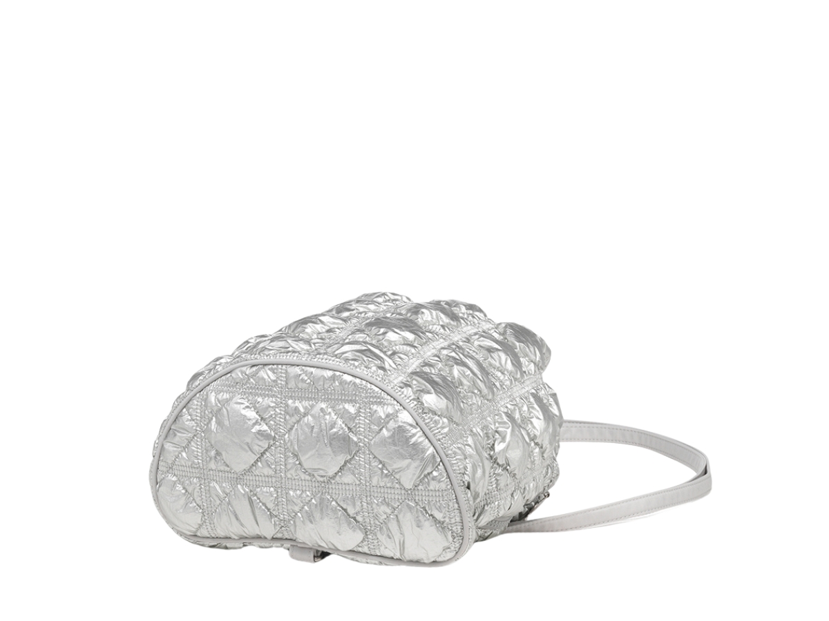 https://d2cva83hdk3bwc.cloudfront.net/carlyn-clover-backpack-silver-5.jpg