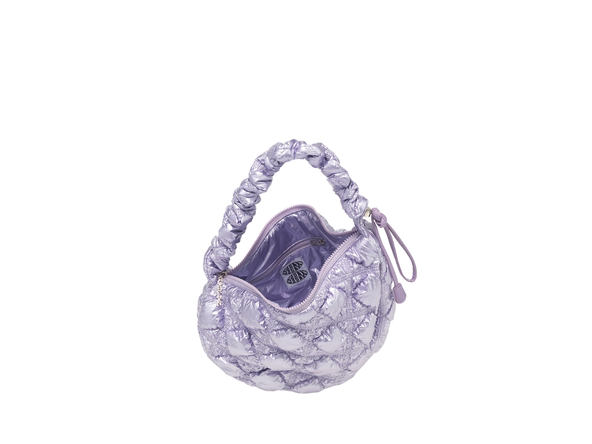 https://d2cva83hdk3bwc.cloudfront.net/carlyn-cozy-glaze-in-nylon-with-silver-hardware-lavender-2.jpg
