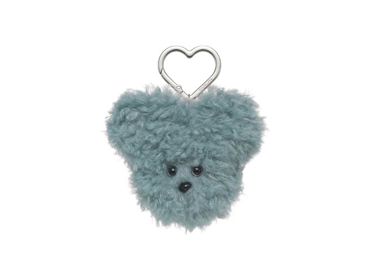 https://d2cva83hdk3bwc.cloudfront.net/carlyn-fluffy-keyring-mint-1.jpg