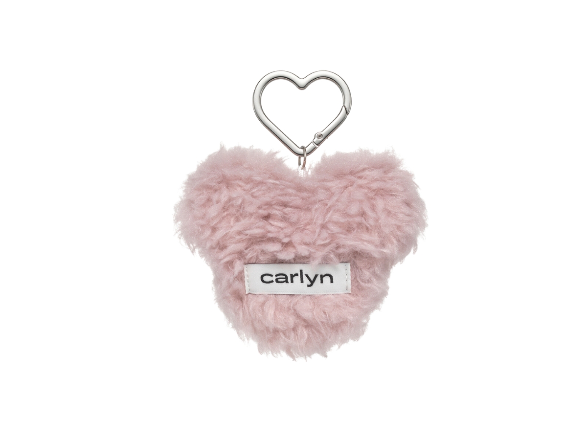 https://d2cva83hdk3bwc.cloudfront.net/carlyn-fluffy-keyring-pink-2.jpg