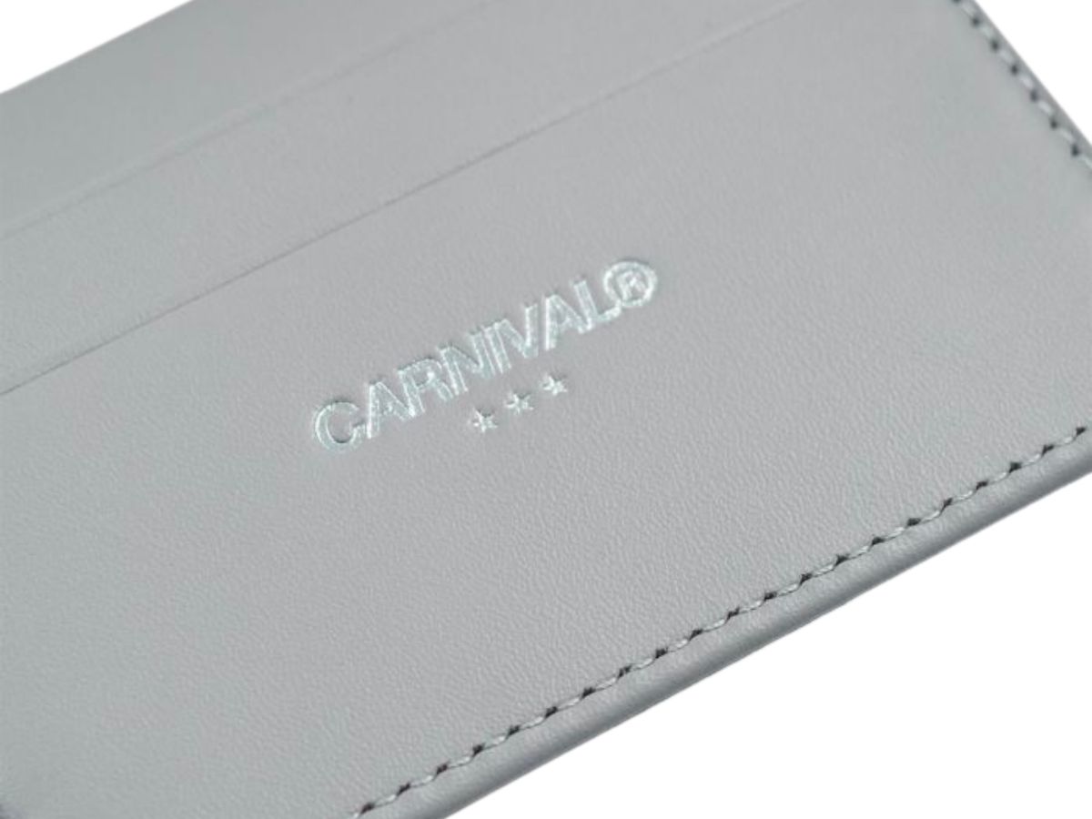 https://d2cva83hdk3bwc.cloudfront.net/carnival--card-holder-grey-ss22-3.jpg