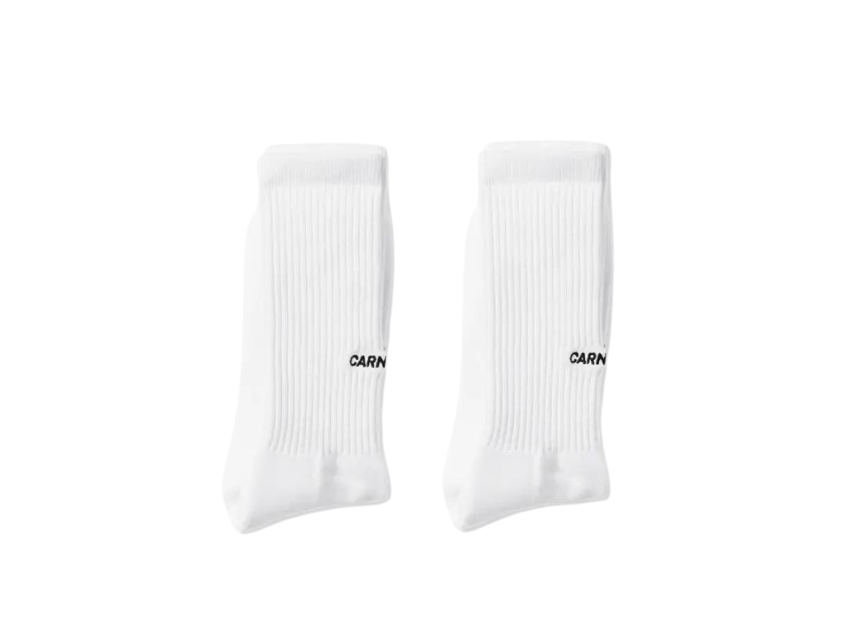 https://d2cva83hdk3bwc.cloudfront.net/carnival-classic-front-logo-socks-2pc-pack-white-ss24-2.jpg