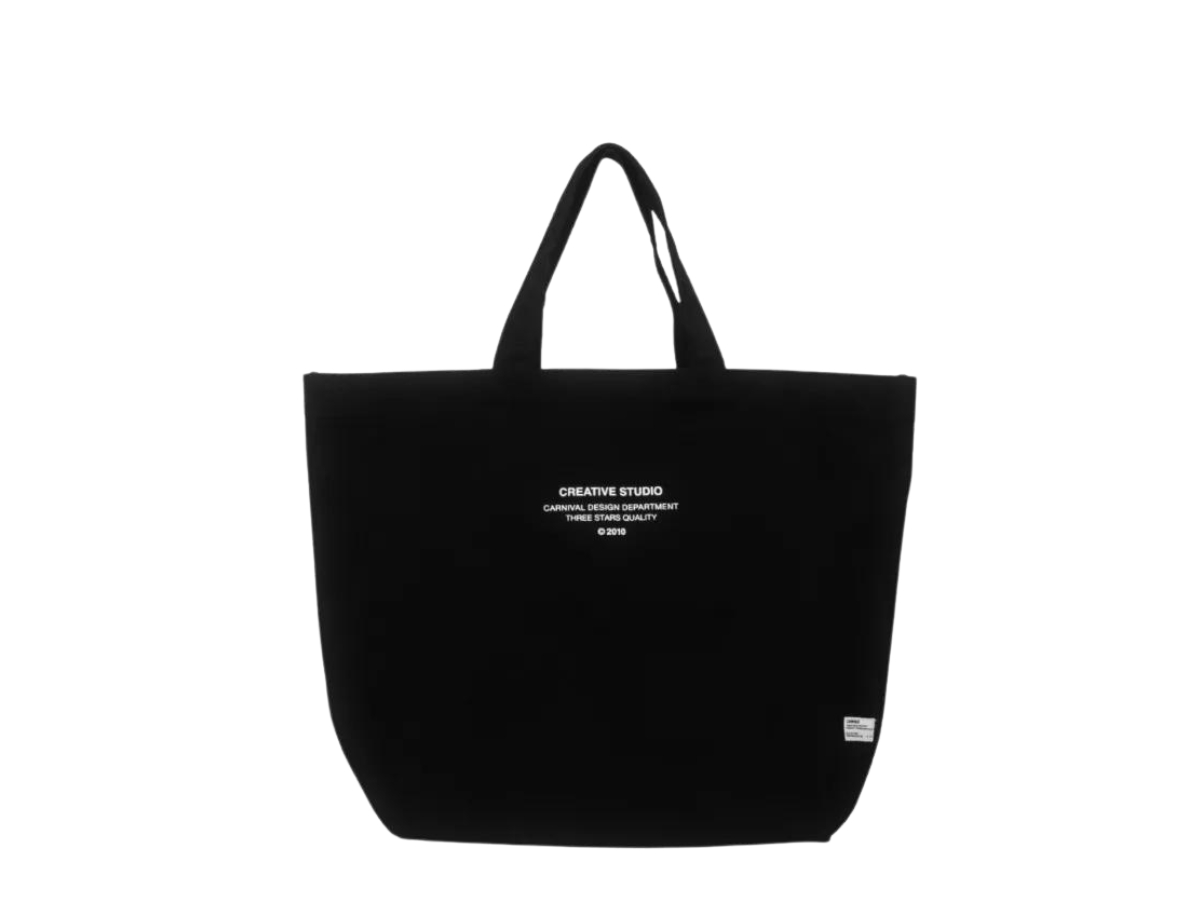 https://d2cva83hdk3bwc.cloudfront.net/carnival-creative-studio-tote-bag-black-ss23-2.jpg