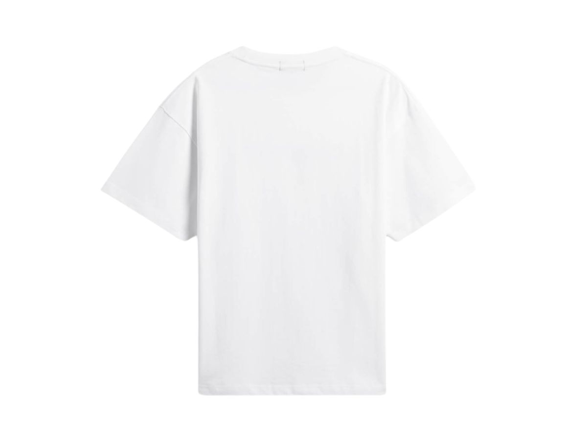 https://d2cva83hdk3bwc.cloudfront.net/carnival-essentials-t-shirt-white-2.jpg