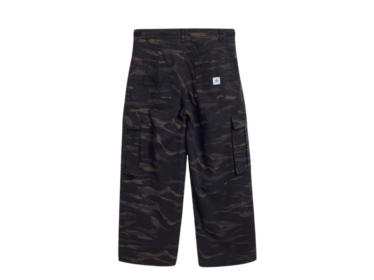 https://d2cva83hdk3bwc.cloudfront.net/carnival-tiger-camo-pants-black-fw24-2.jpg