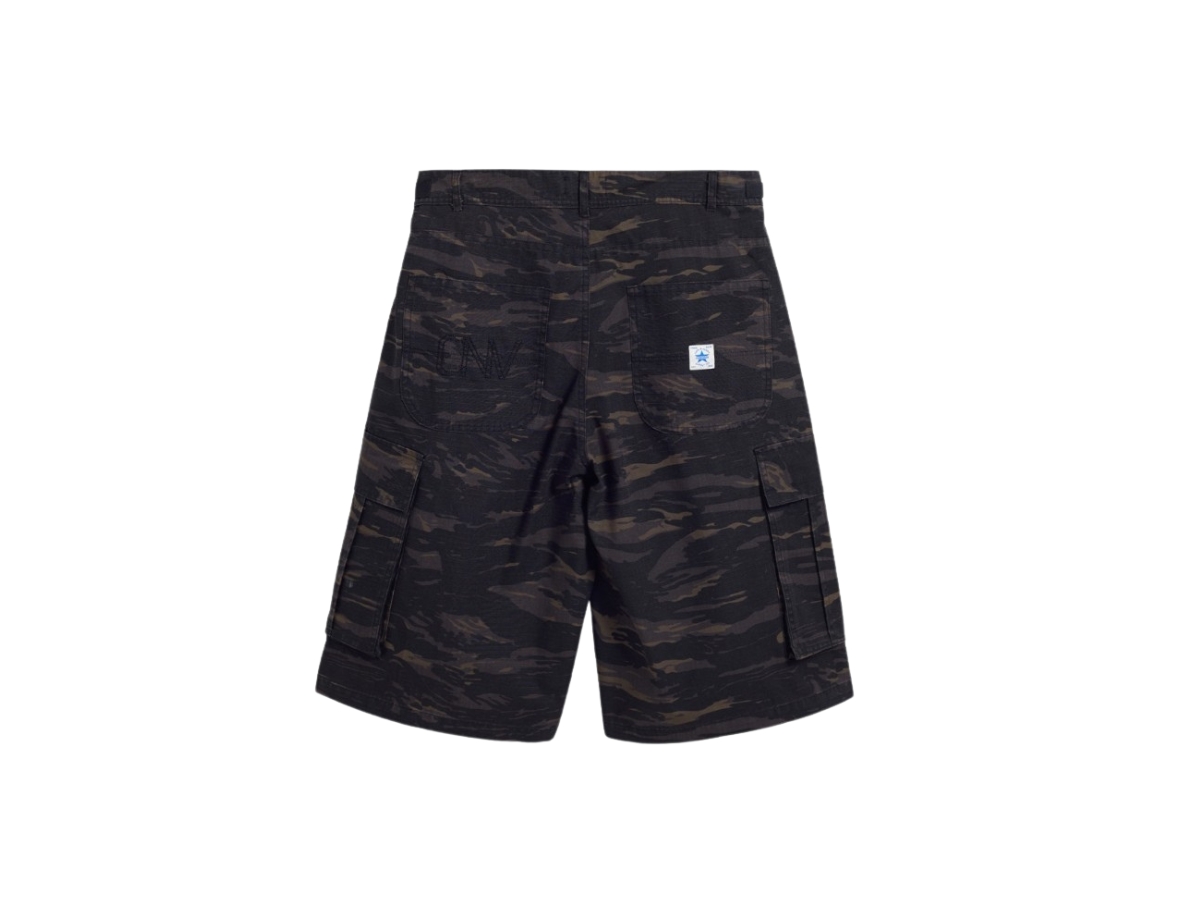 https://d2cva83hdk3bwc.cloudfront.net/carnival-tiger-camo-shorts-black-fw24-2.jpg