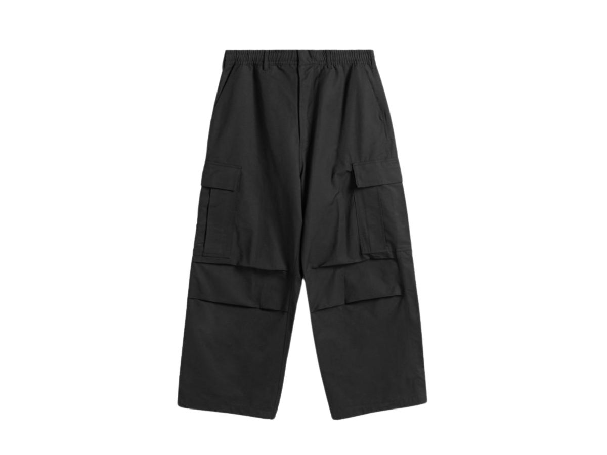 https://d2cva83hdk3bwc.cloudfront.net/carnival-wide-cargo-pants-black--ss24--2.jpg