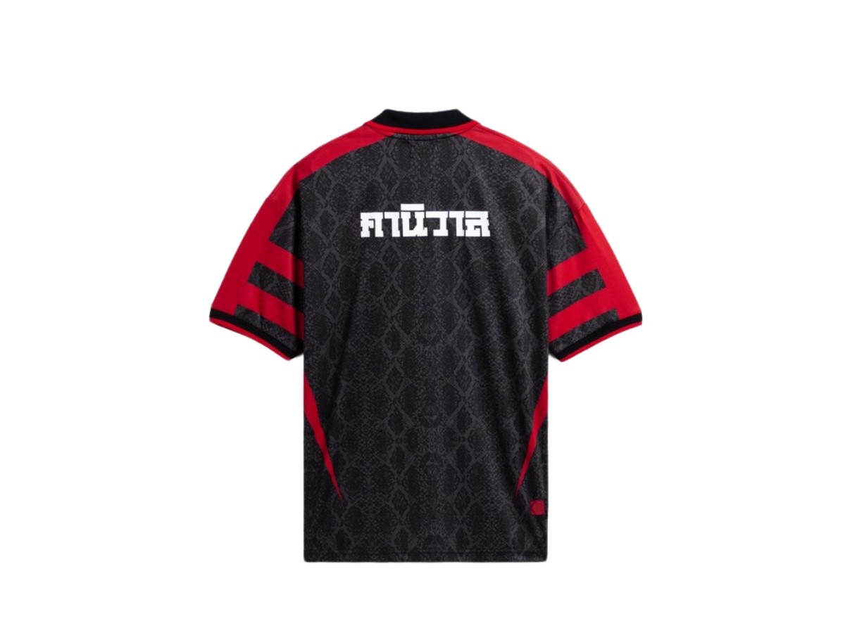 https://d2cva83hdk3bwc.cloudfront.net/carnival-x-clot-football-jersey-black-2.jpg