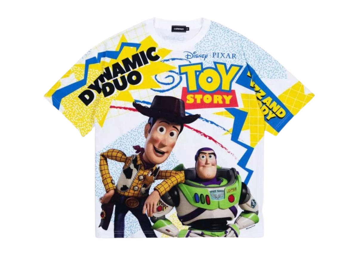 SASOM เสื้อผ้า Carnival x Toy Story Dynamic Duo Overprint Ovs TShirt