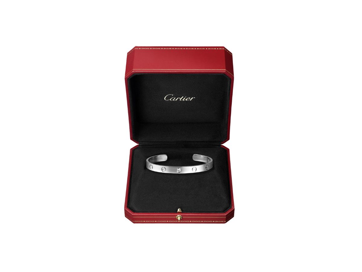 https://d2cva83hdk3bwc.cloudfront.net/cartier-love-bracelet-1-diamond-in-18k-white-gold-3.jpg