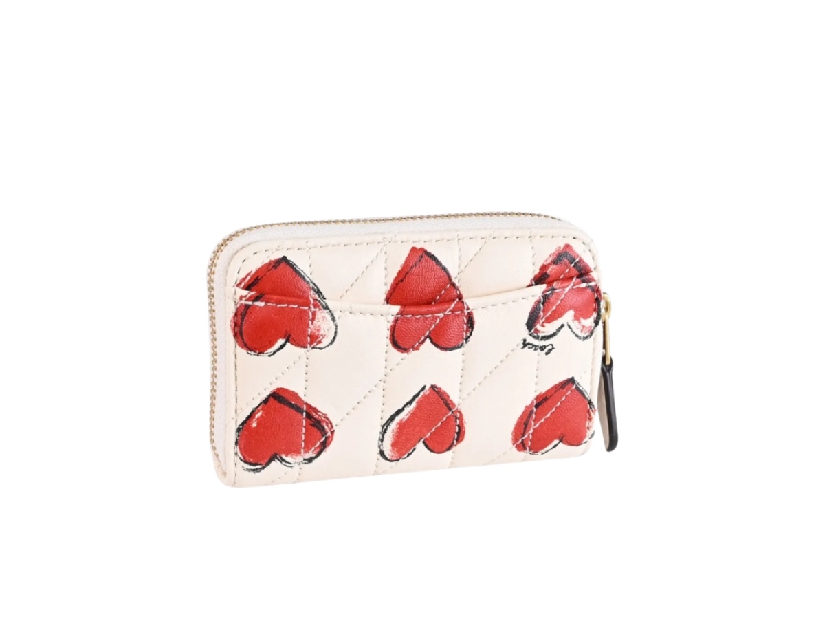 https://d2cva83hdk3bwc.cloudfront.net/cbr71-b4cah-coach-essential-small-zip-around-card-case-with-quilting-and-heart-print-chalk-3.jpg
