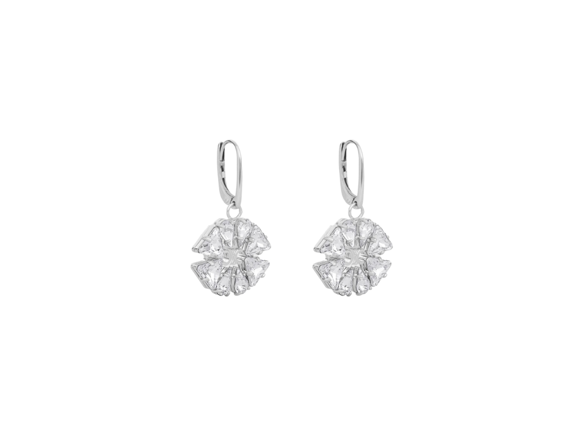 https://d2cva83hdk3bwc.cloudfront.net/celine-daisy-earrings-in-brass-with-rhodium-finish-and-strass-silver-3.jpg